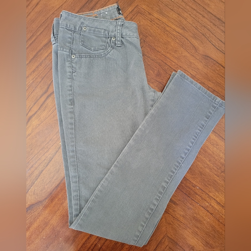 🥳SALE🥳 Volcom Gray Denim Jeans!❤️ NWOT! Size 3.
